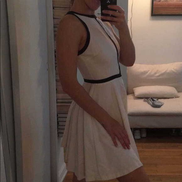 Black and White Dress - Picture 5 of 5